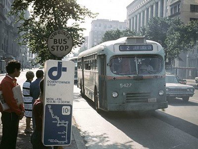 [Bus_in_Downtown_DC]